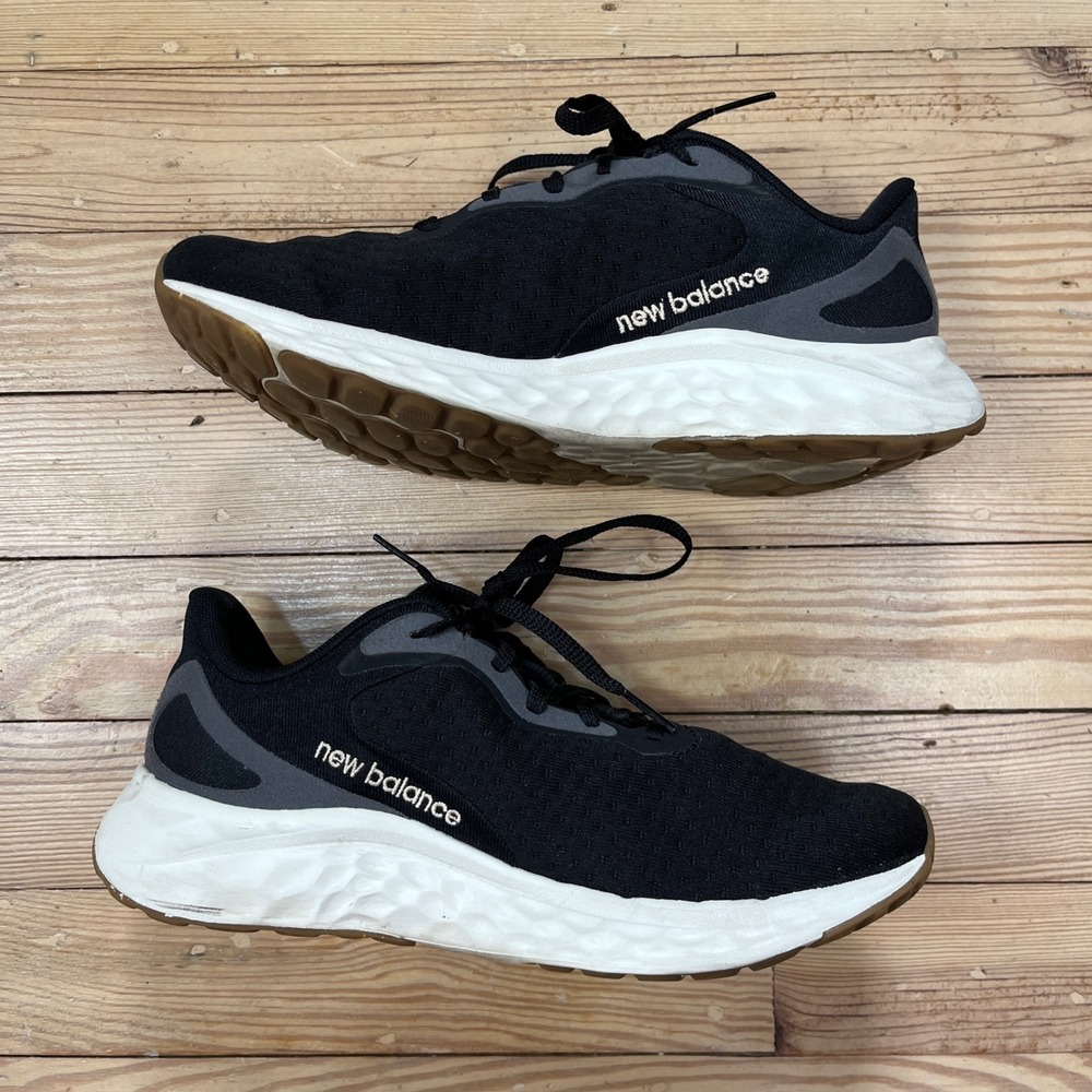 New Balance Fresh Foam Arishi v4 Black White Gum Running Shoes WARISEK4 Womens 8 - Picture 3 of 9